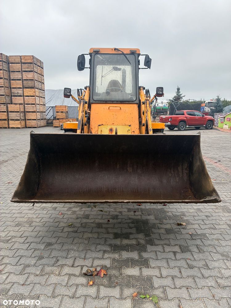 JCB 410 - 8