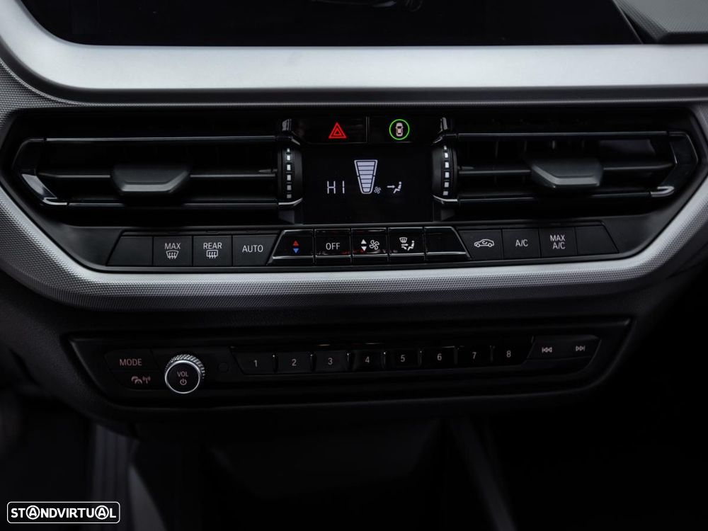 BMW 116 d Corporate Edition — fotografia 15