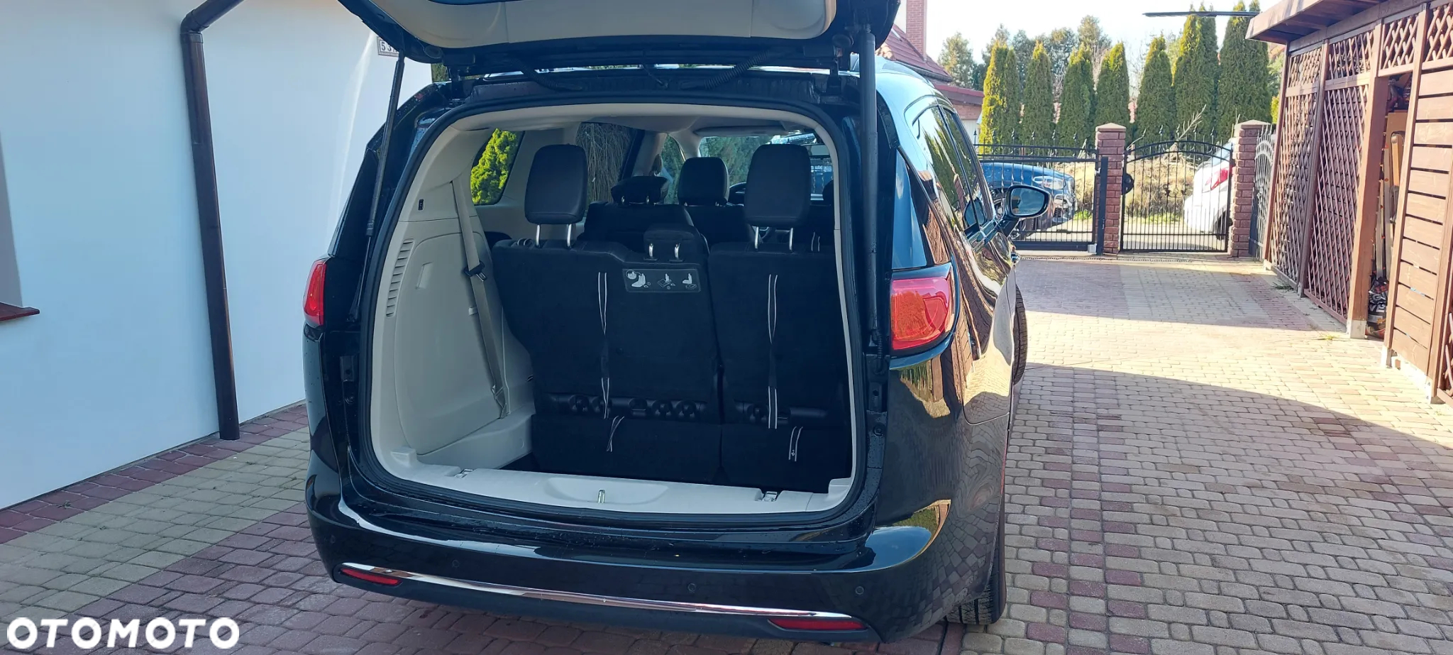 Chrysler Pacifica - 7
