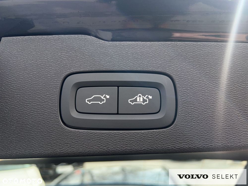 Volvo V60 B4 B Plus Dark - 24