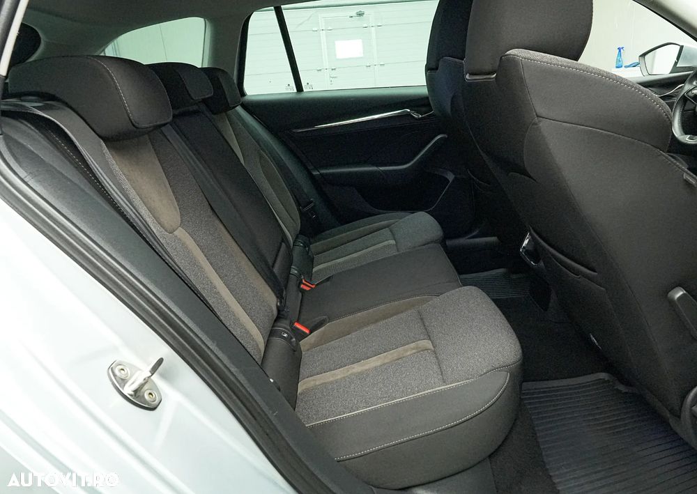 Skoda Octavia 2.0 TDI DSG 4X4 Scout First Edition - 16