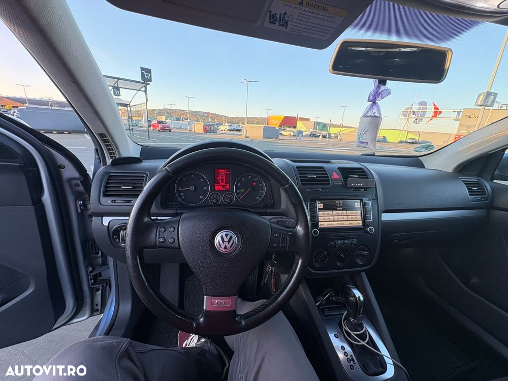 Volkswagen Jetta - 31