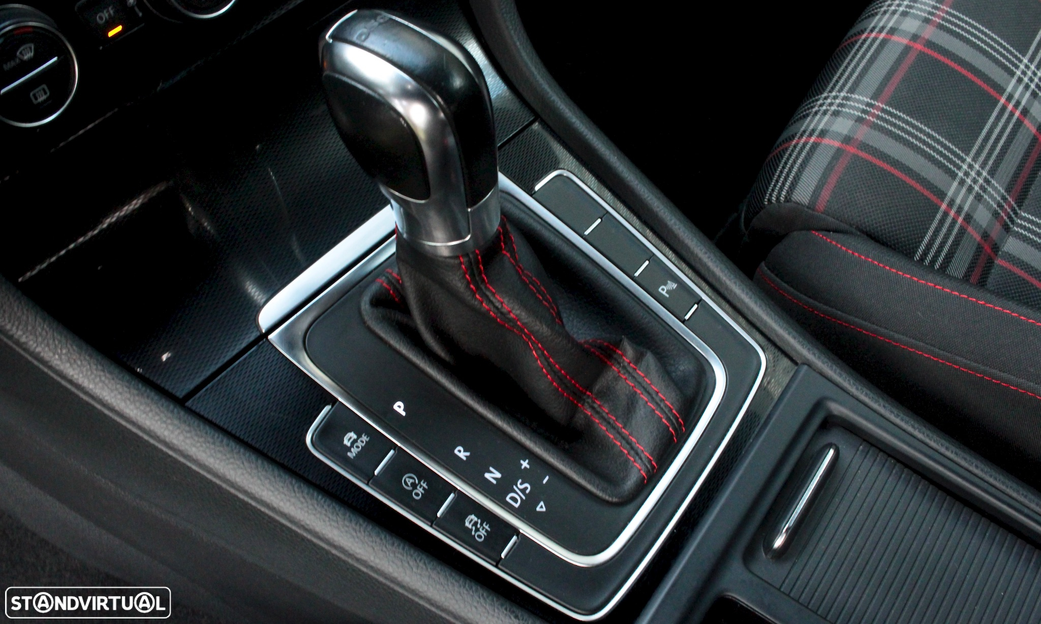VW Golf 2.0 TSi GTi DSG - 32