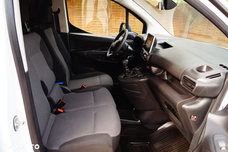 Toyota Proace City - 27