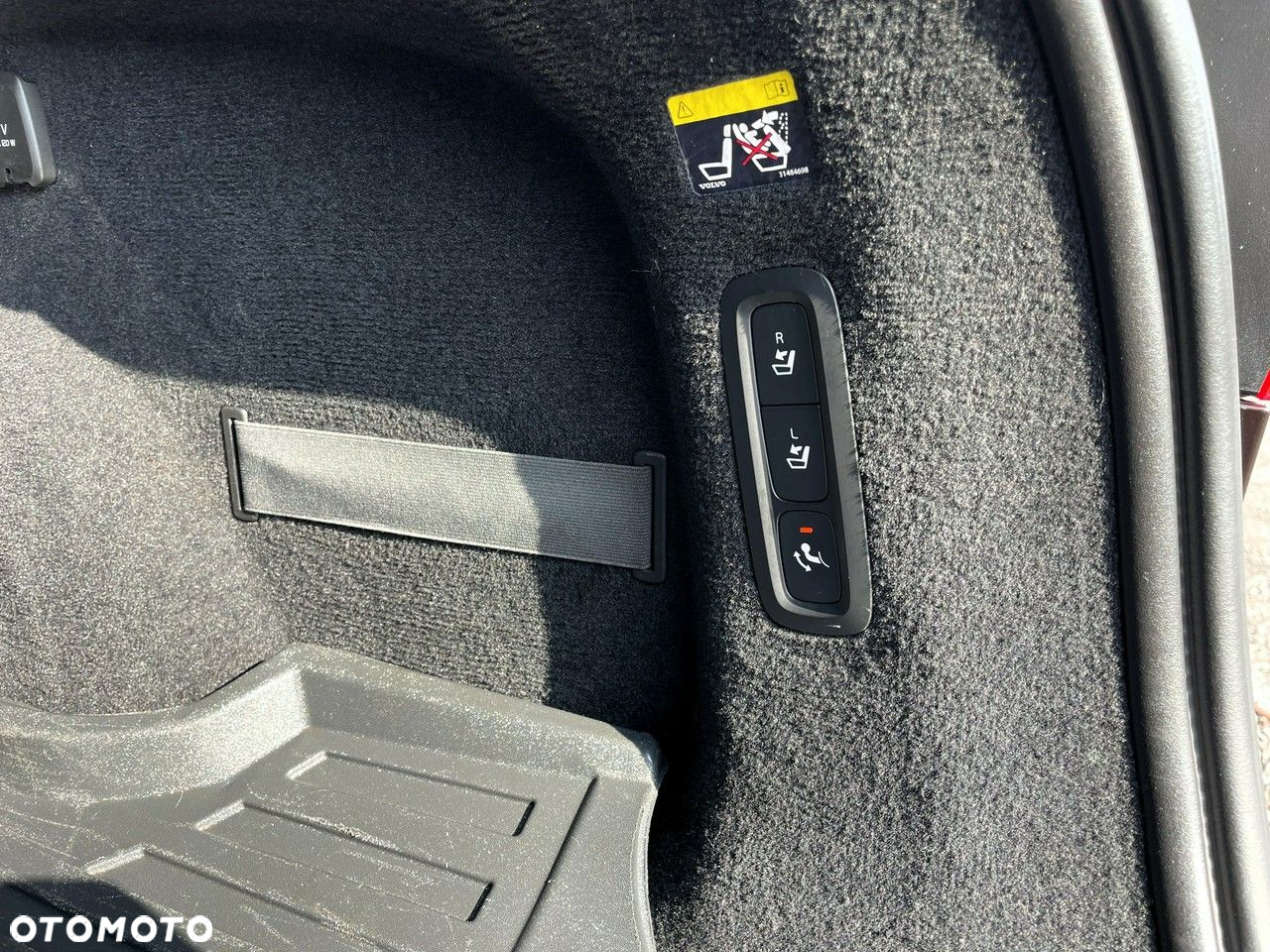 Volvo V90 Cross Country T6 AWD - 36