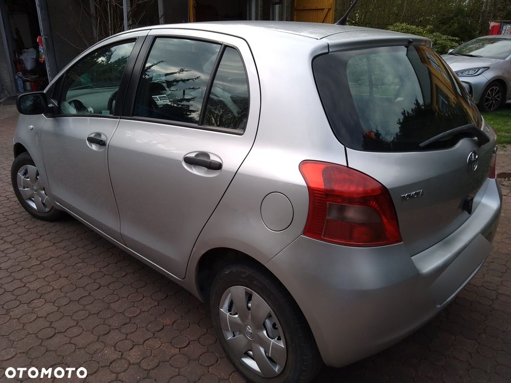 Toyota Yaris 1.0 Terra A/C - 12