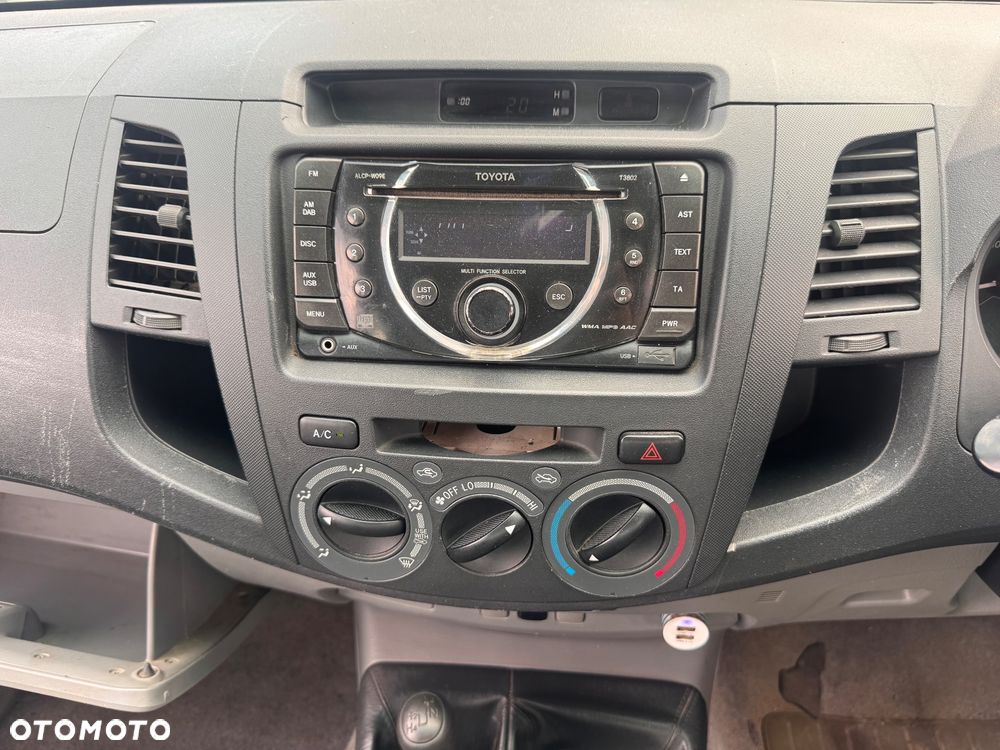 Toyota Hilux 3.0 D-4D Invincible - 16