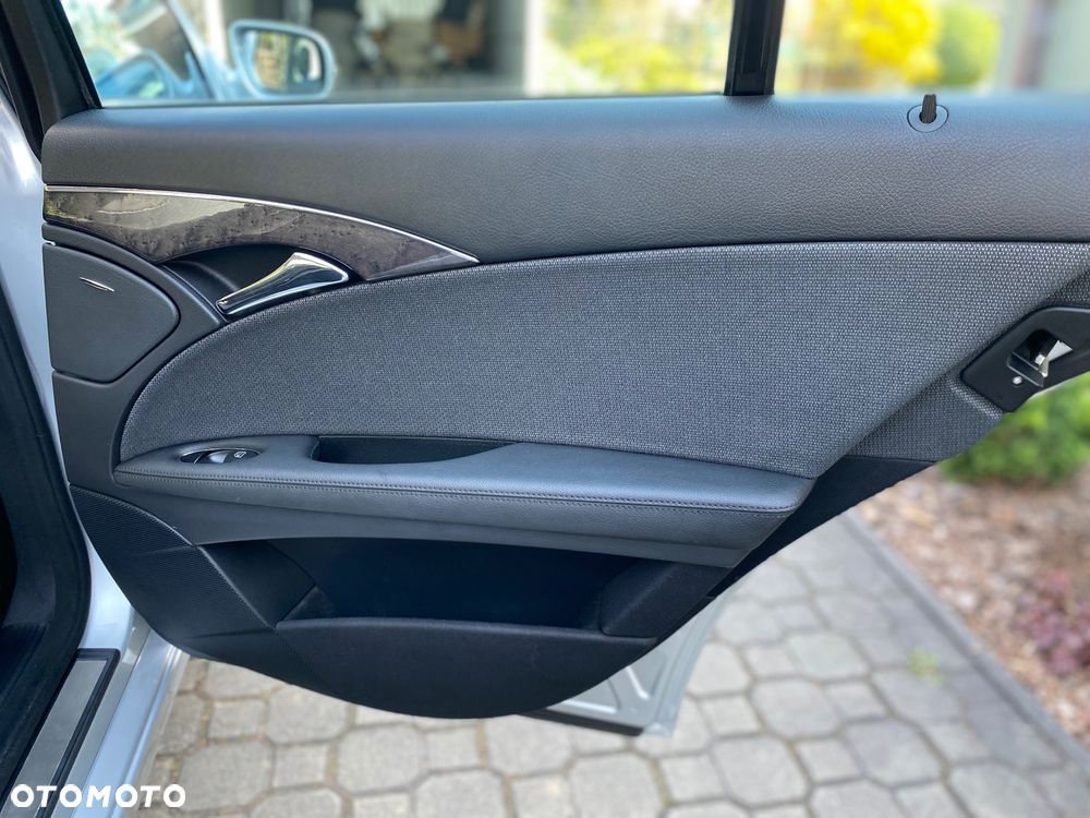 Mercedes-Benz Klasa E - 22