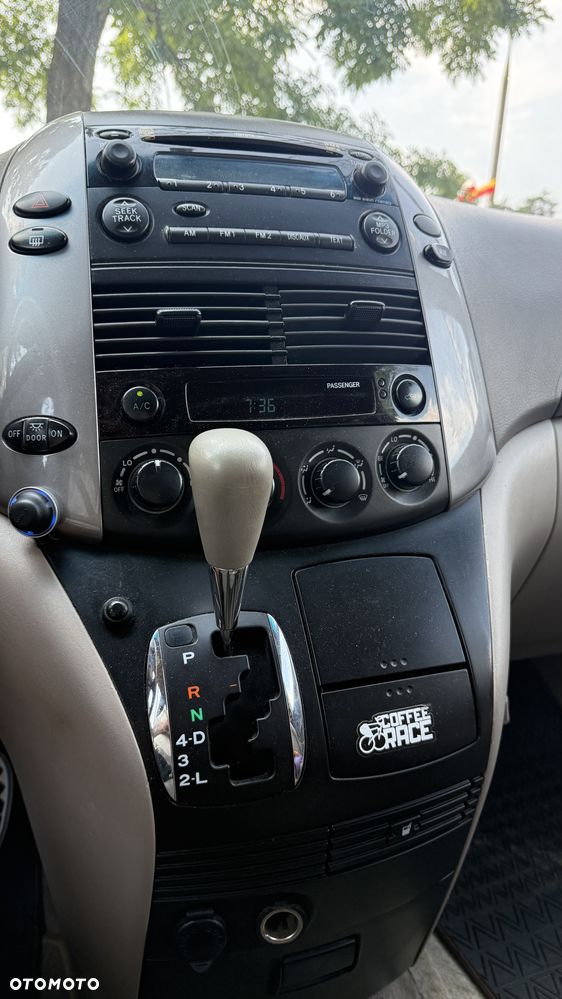 Toyota Sienna 3.3 LE AWD - 9
