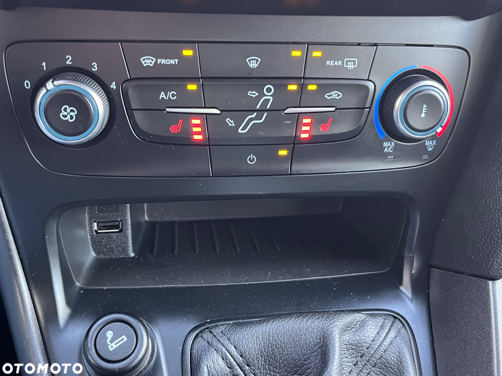 Ford Focus 1.0 EcoBoost ST-Line Black ASS - 24