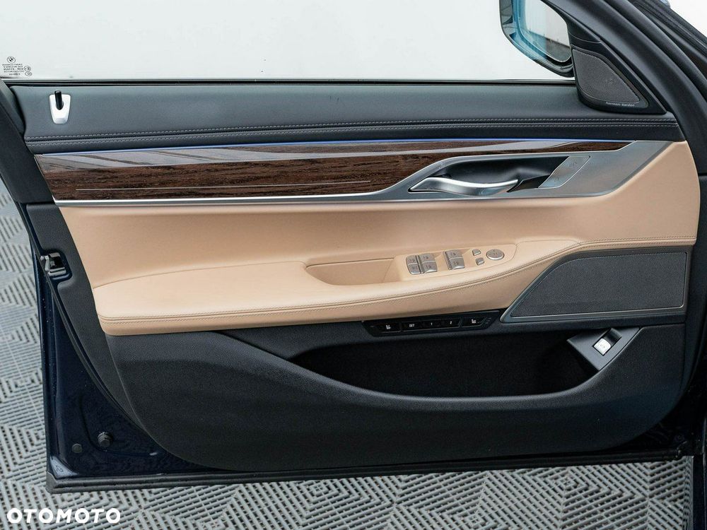 BMW Seria 7 - 13