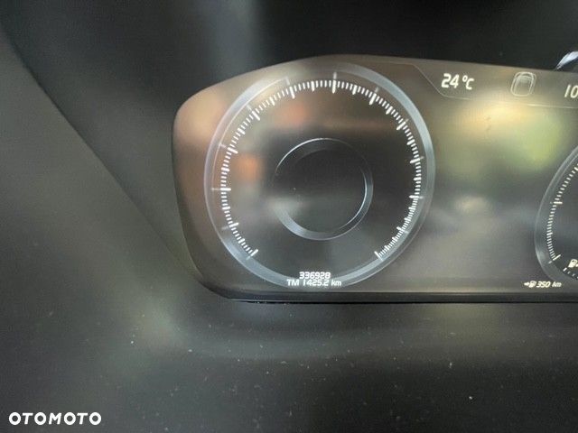 Volvo XC 60 D5 AWD R-Design - 20