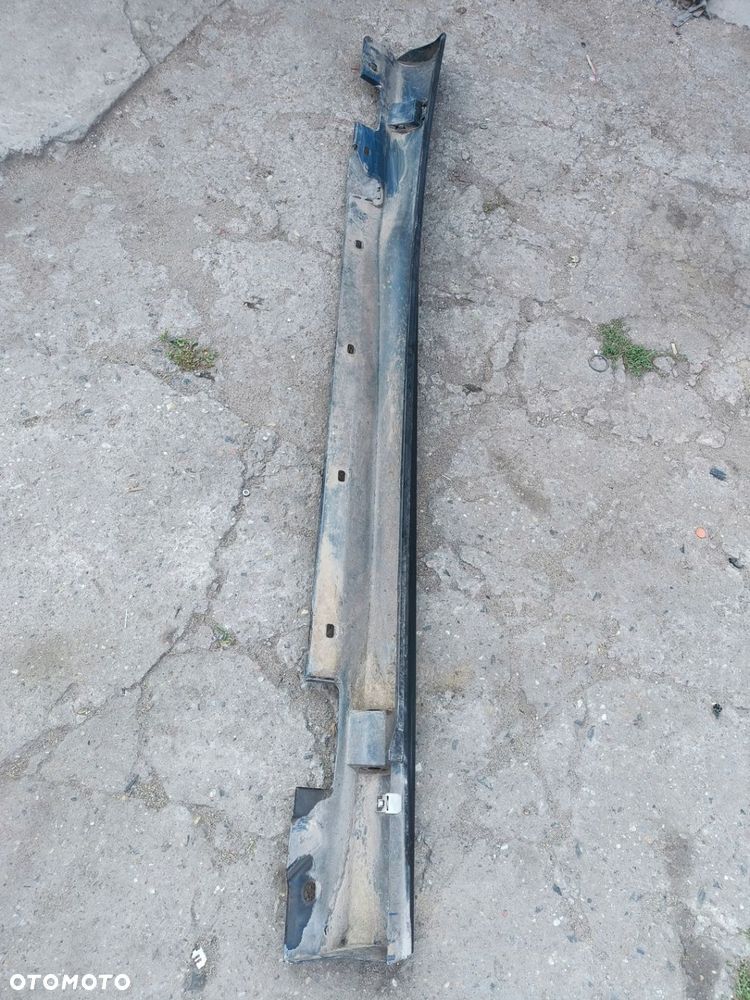 MERCEDES E KLASA W212 AMG KOMBI LISTWA PROGOWA LEWA 197 - 7