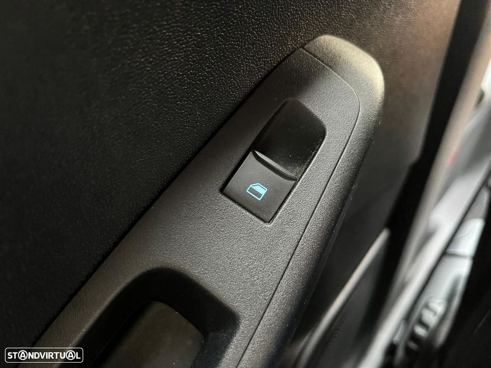 Ford Fiesta 1.0 EcoBoost ST-Line - 39