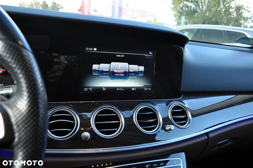 Mercedes-Benz Klasa E 200 d 9G-TRONIC - 22