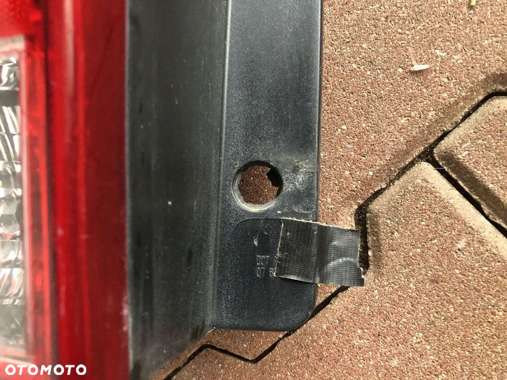 CADILLAC ESCALADE III 6,2 V8 2006-2014 LAMPA LEWA TYLNA TYŁ LED - 5