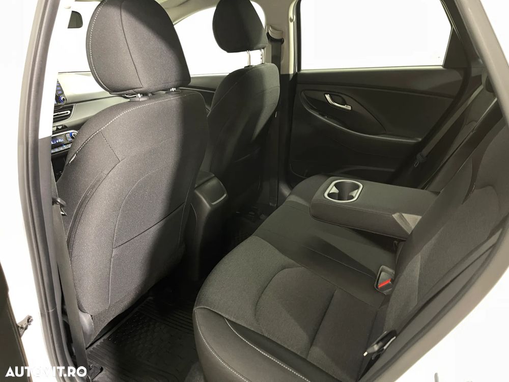 Hyundai i30 1.5 110CP M/T Highway - 11