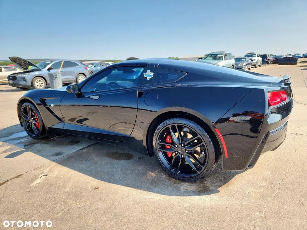 Chevrolet Corvette - 6