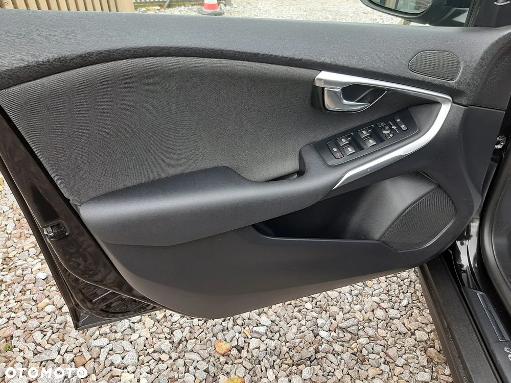 Volvo V40 Cross Country D3 Summum - 29