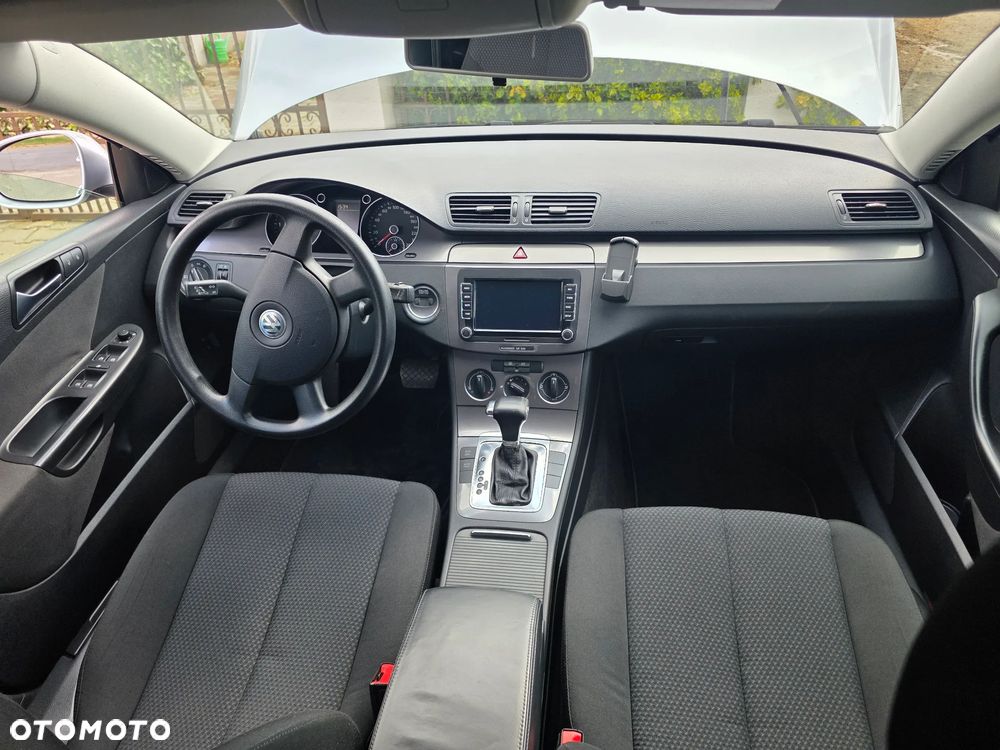 Volkswagen Passat Variant 2.0 TDI DPF DSG Trendline - 10