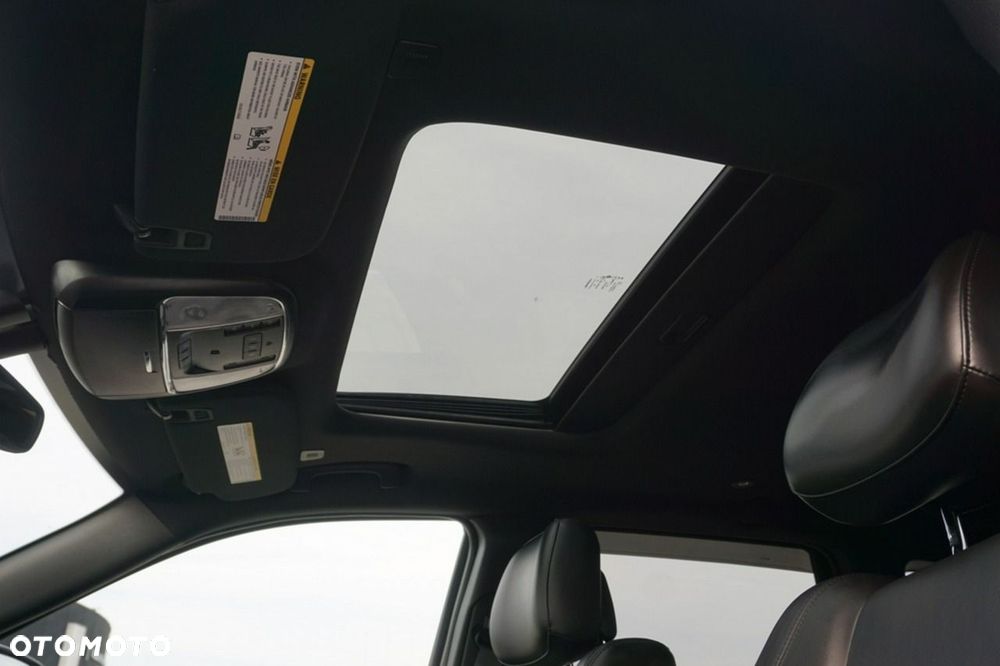 Jeep Grand Cherokee - 26