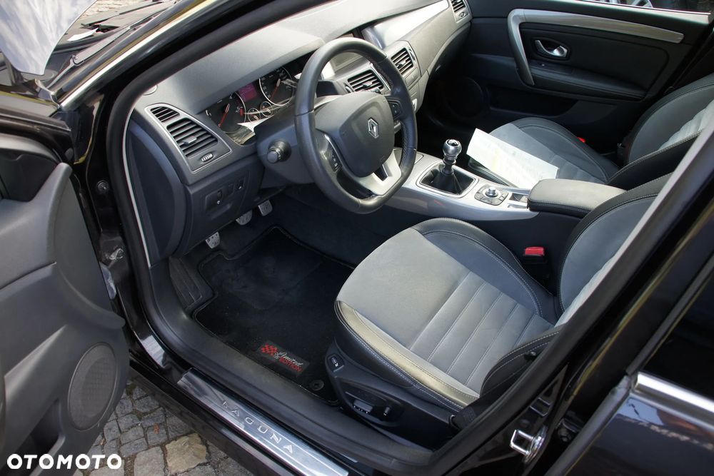 Renault Laguna dCi 150 FAP GT - 21