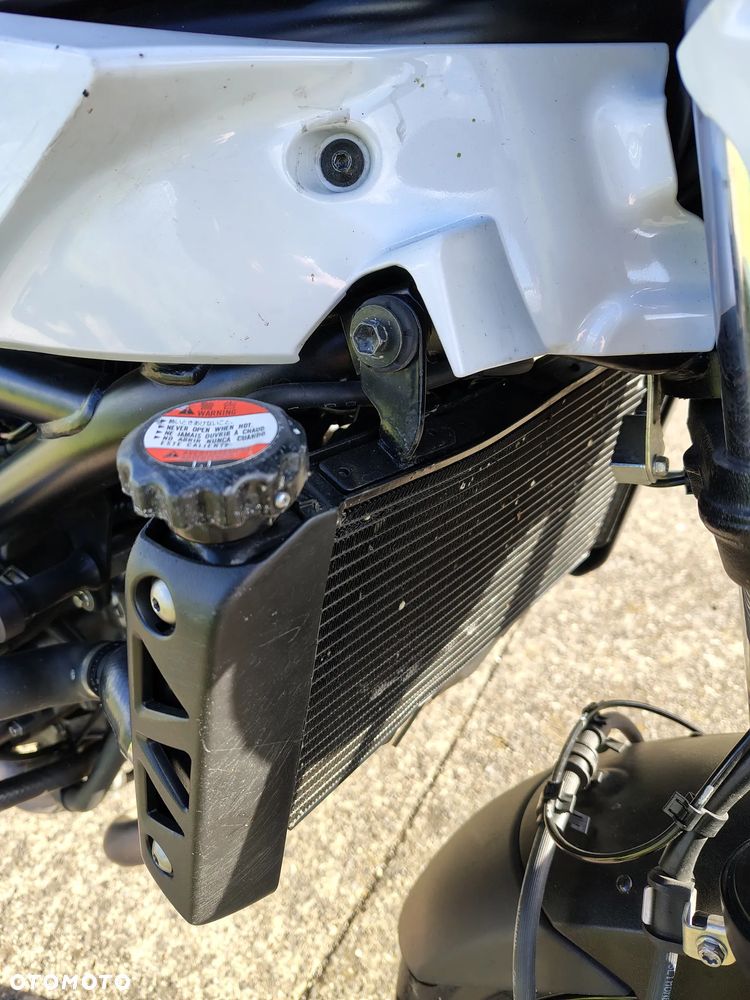 Suzuki SV - 8