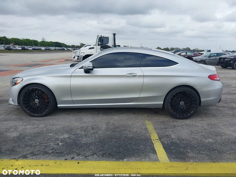Mercedes-Benz Klasa C 300 9G-TRONIC Night Edition - 10