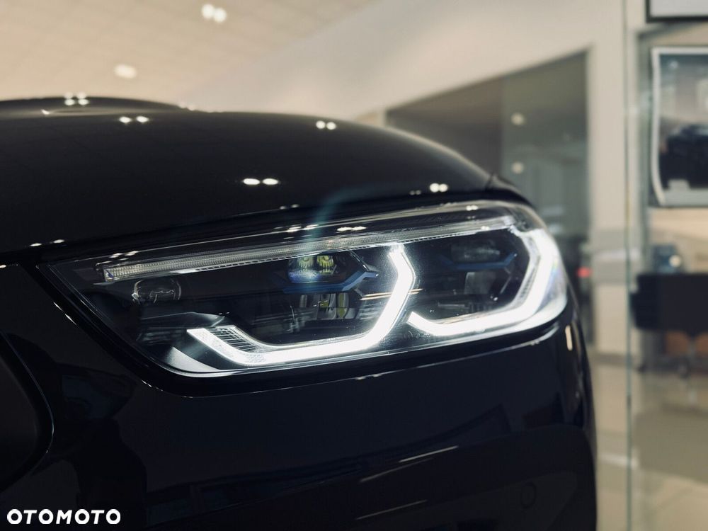 BMW Seria 8 - 21