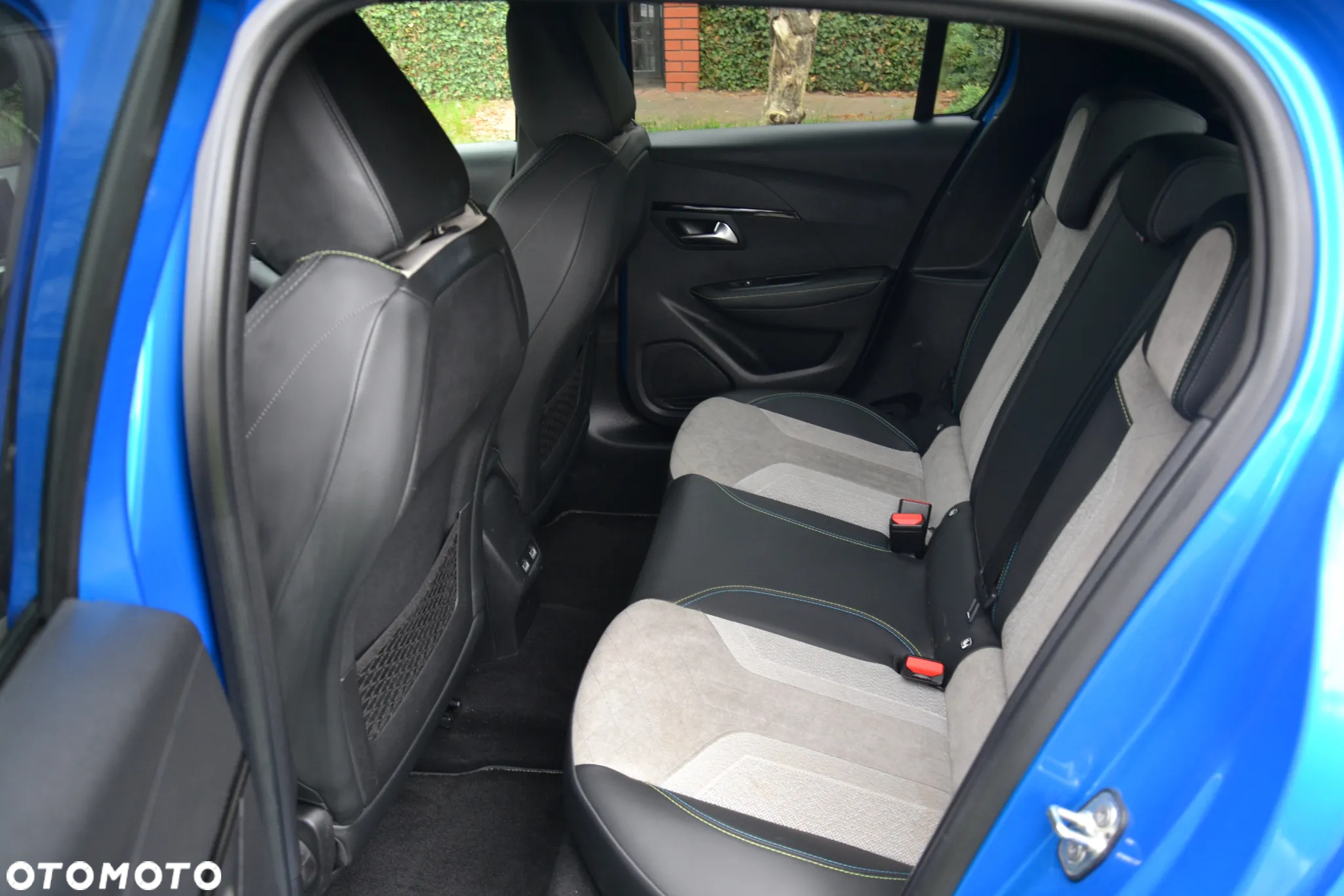Peugeot 208 PureTech 100 GT Pack - 3