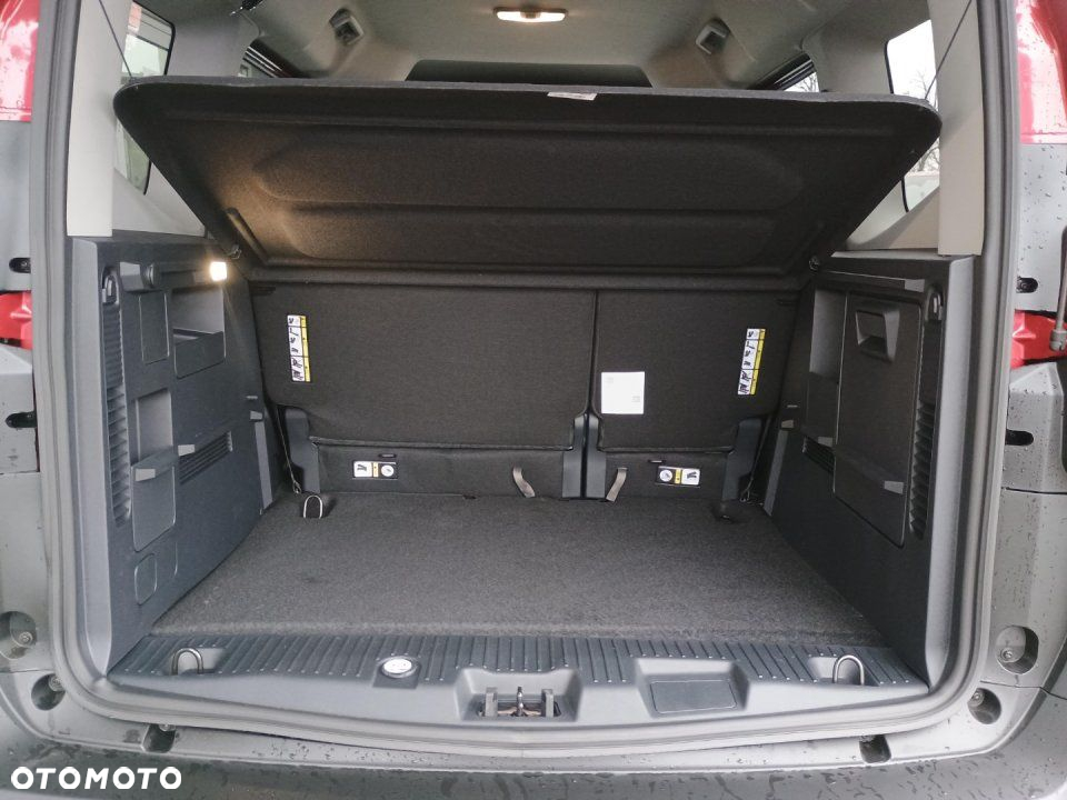 Ford Tourneo Courier - 18