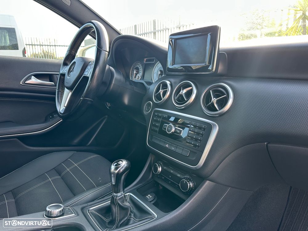 Mercedes-Benz A 180 CDI (BlueEFFICIENCY) Urban - 12