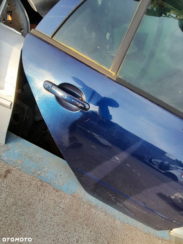 SKODA FABIA DRZWI PRAWE TYLNE PRAWY TYŁ KOLOR: 9462 - 3