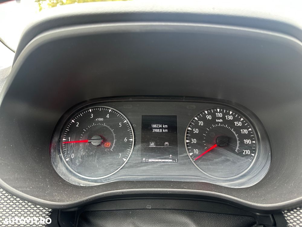 Dacia Logan TCe 90 MT6 Comfort - 5