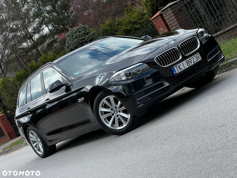 BMW Seria 5 525d xDrive Sport-Aut - 40