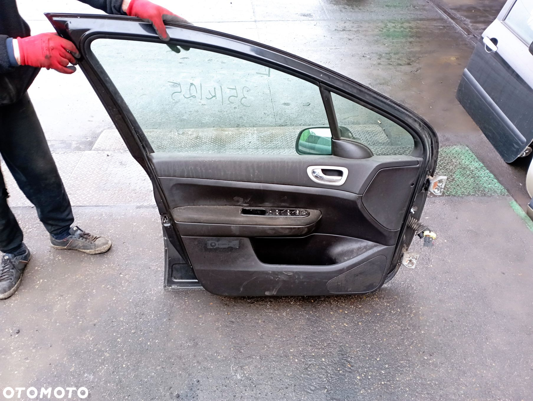 DRZWI LEWY PRZÓD

 PEUGEOT
 307 - 7
