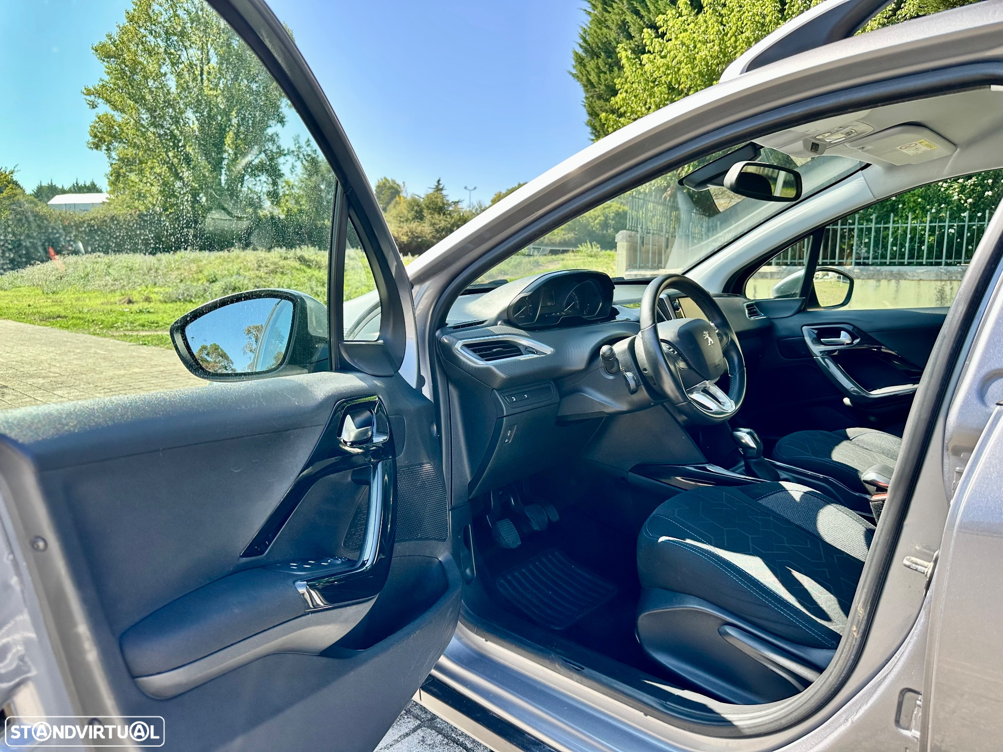 Peugeot 2008 1.2 PureTech Style - 16