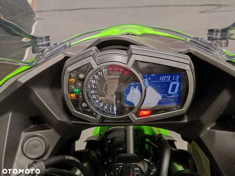 Kawasaki Ninja 400 - 16
