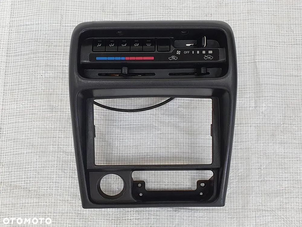 Panel nawiewu (nawiewów, nadmuchu) do Suzuki Vitara I - 1