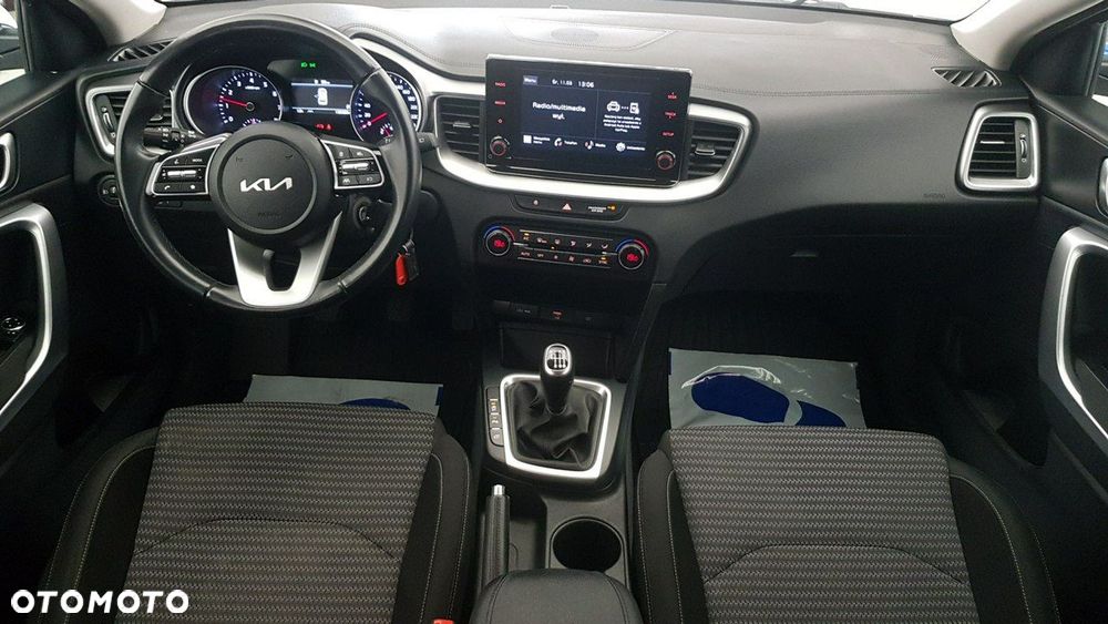 Kia Ceed - 14