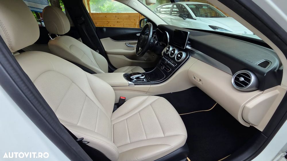 Mercedes-Benz C - 8