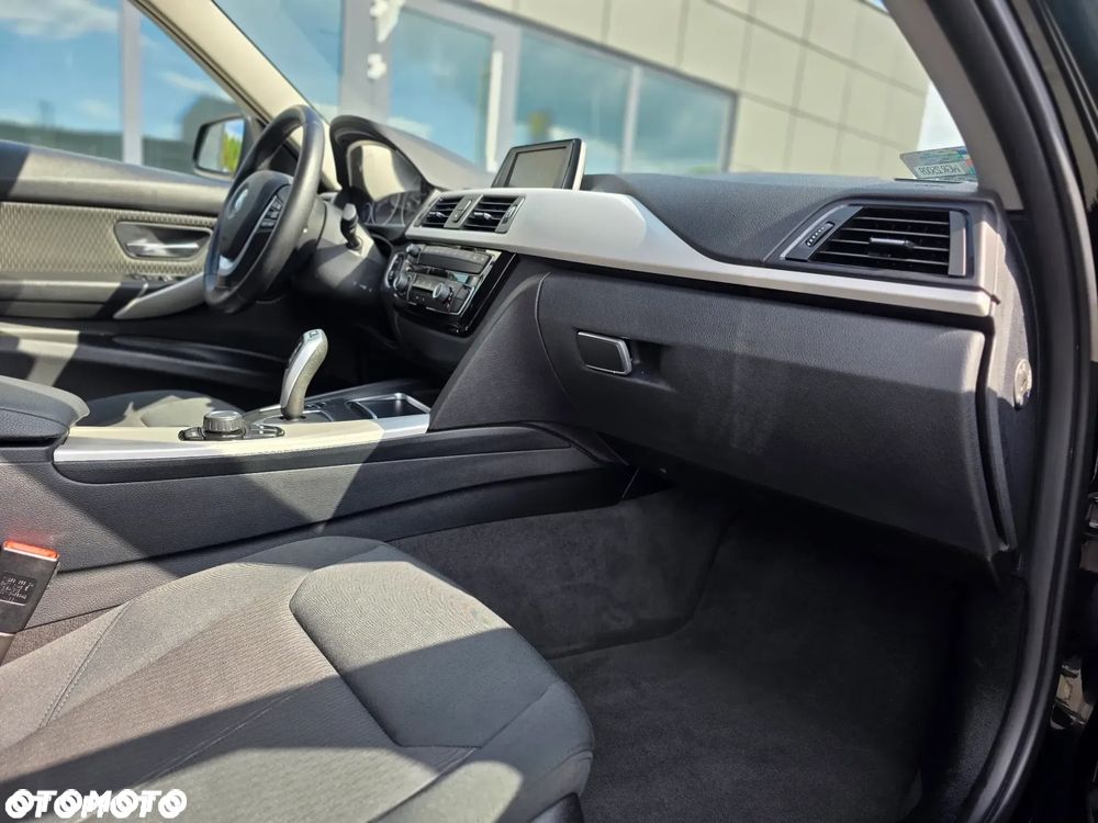 BMW Seria 3 318i GPF Advantage - 24