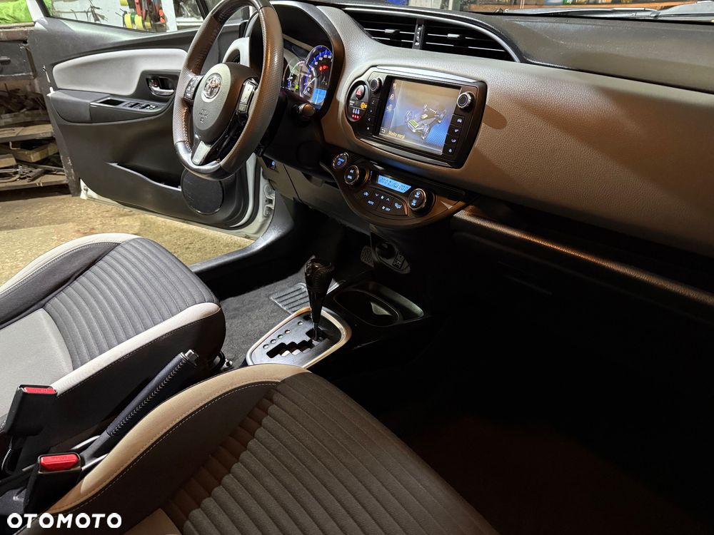 Toyota Yaris 1.5 Selection CVT - 11