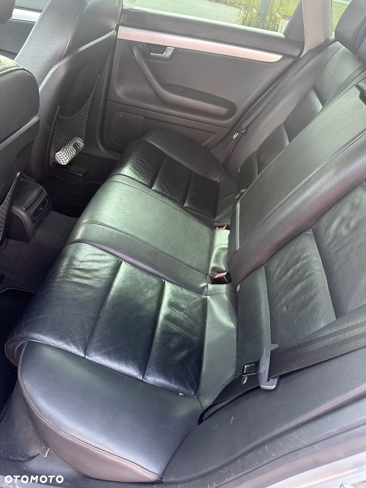 Audi A4 Limousine - 12