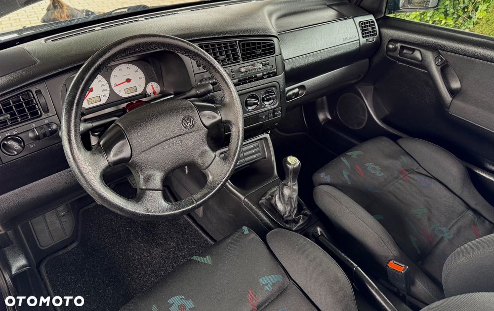 Volkswagen Golf Cabrio 1.8 - 26