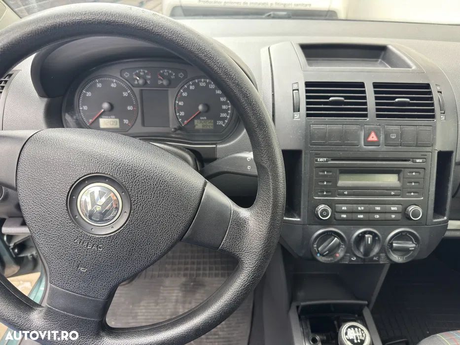 Volkswagen Polo 1.2 Attractive - 5