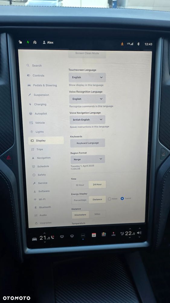 Tesla Model S - 14