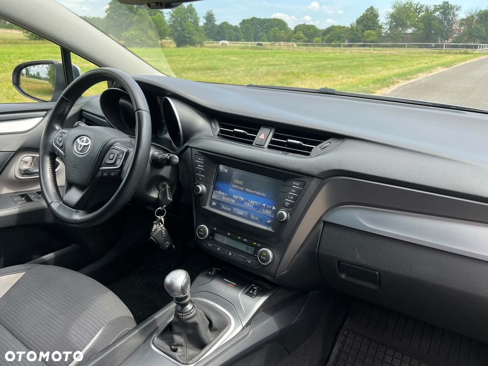 Toyota Avensis 2.0 D-4D Premium - 6