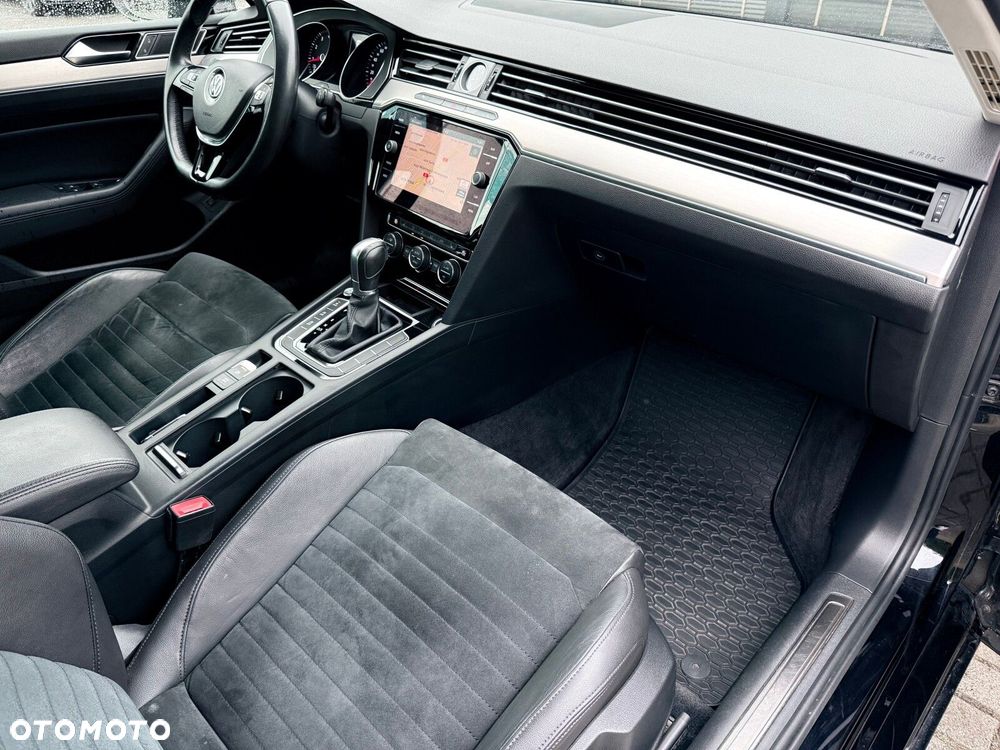 Volkswagen Passat - 19