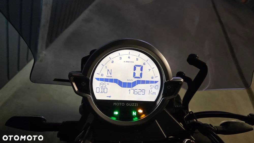 Moto Guzzi V9 - 11